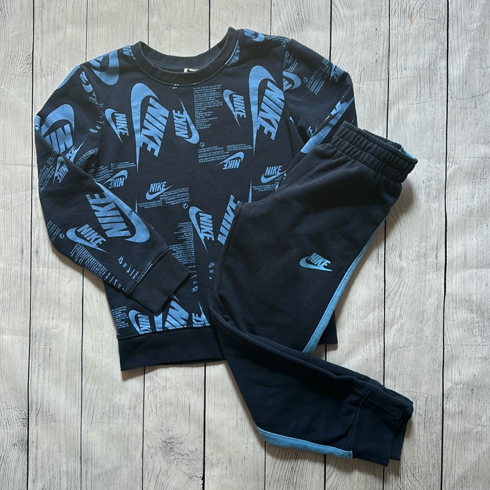 Nike Kids 2-Piece Set (Size 6–7) 🖤💙